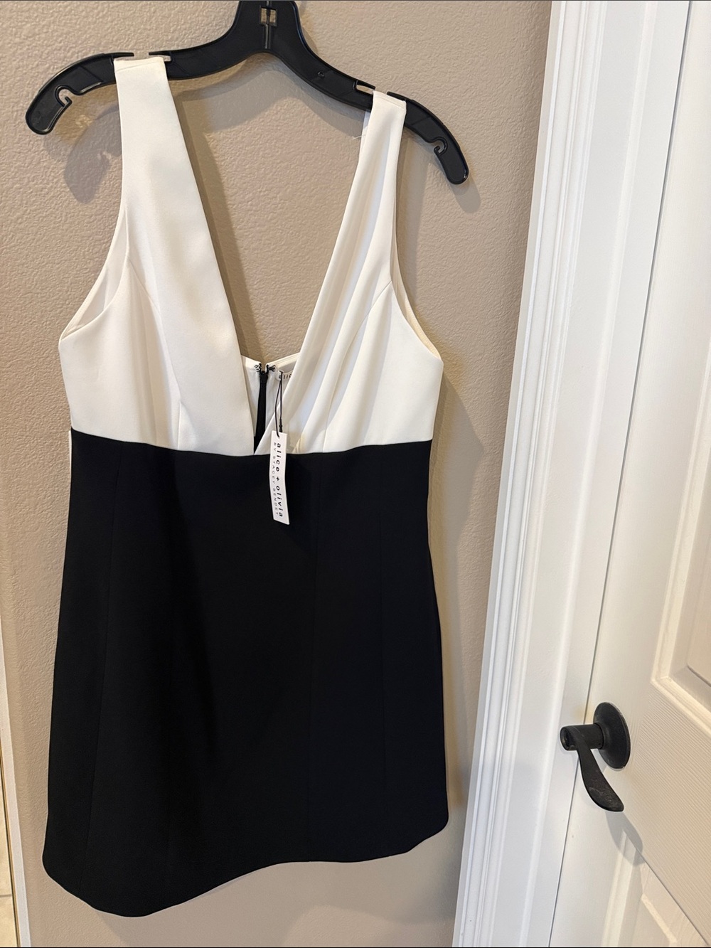 Alice and Olivia Chic Two-Tone Black and White Sleeveless Dress